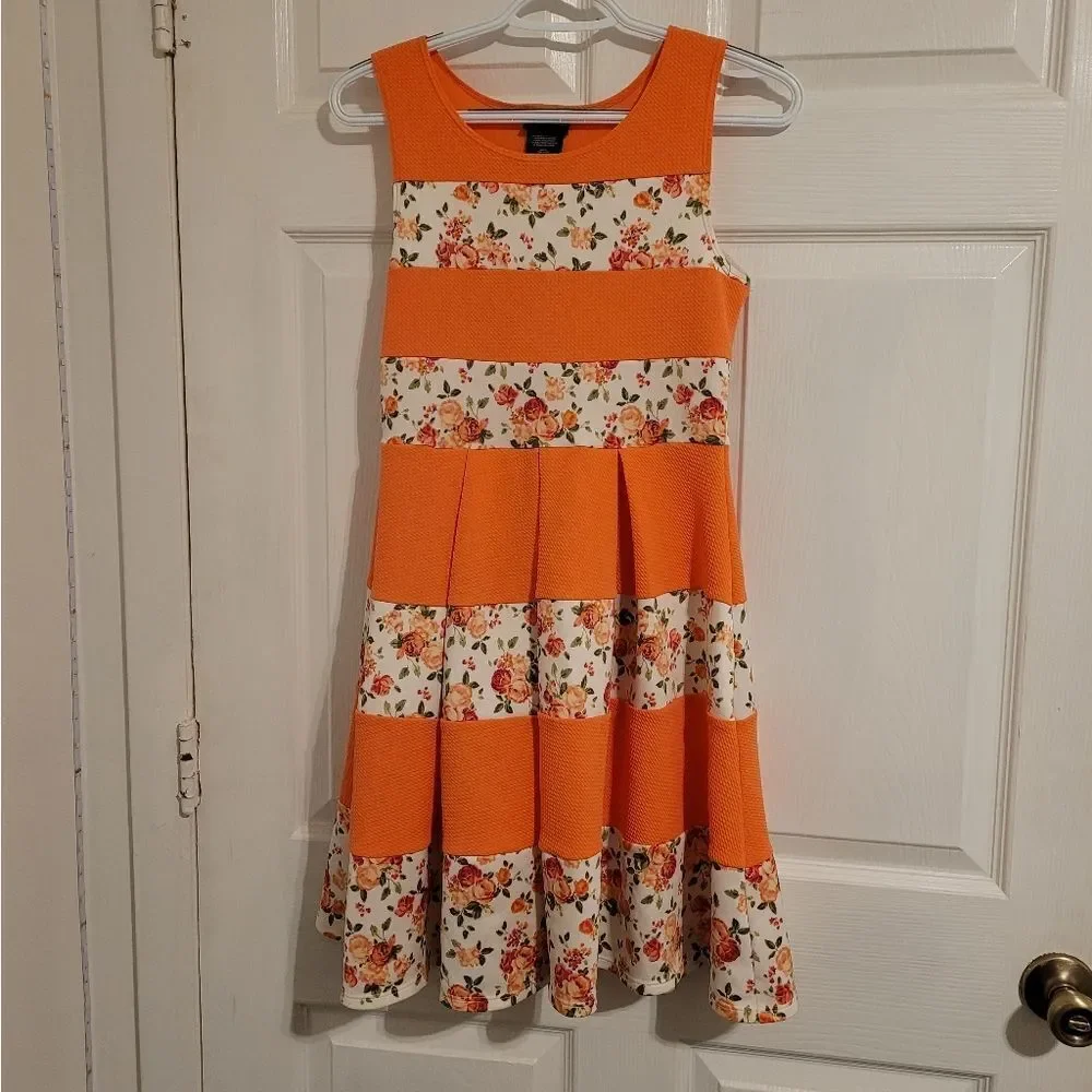 Paper doll coral floral dress